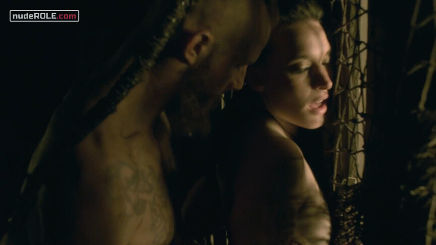 3. Margrethe nude, Astrid nude – Vikings s04e18 (2017)