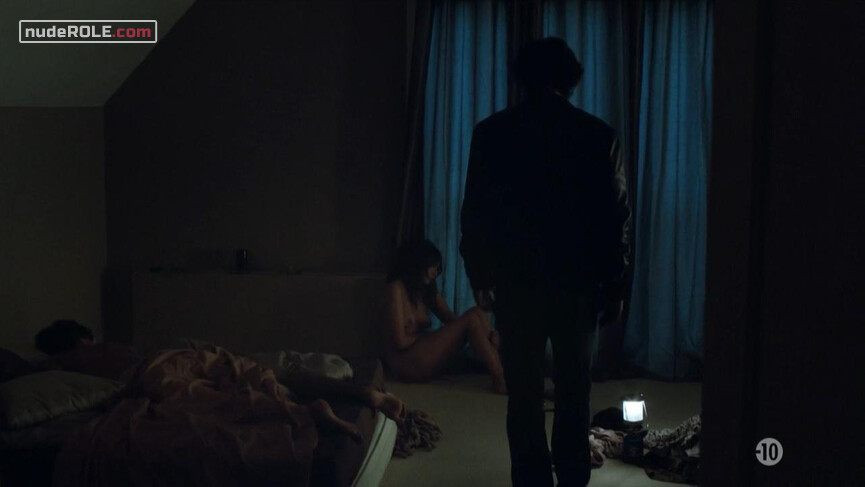 1. Lucy nude – The Returned s01e06-s02e01 (2012-2015)