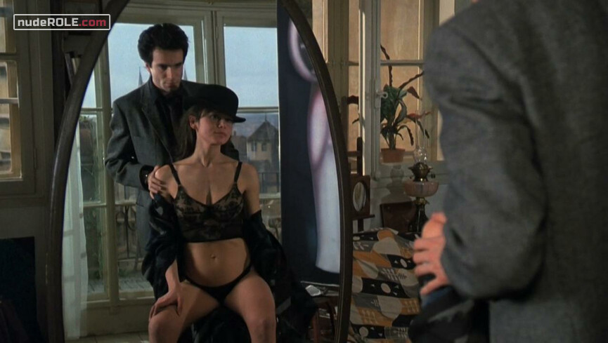 2. Sabina nude, Tereza nude – The Unbearable Lightness of Being (1988)