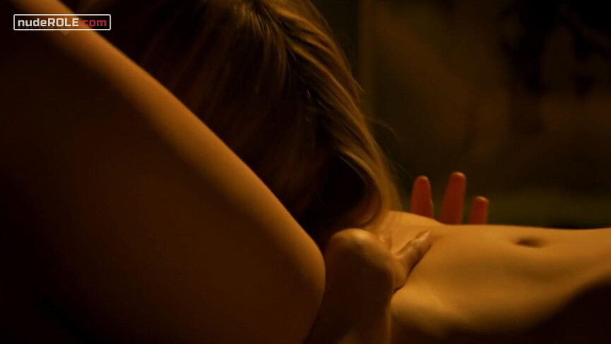 3. Bea nude, Lexy Price nude, Sadie sexy, Gabriella sexy – Lip Service s02e03 (2012)