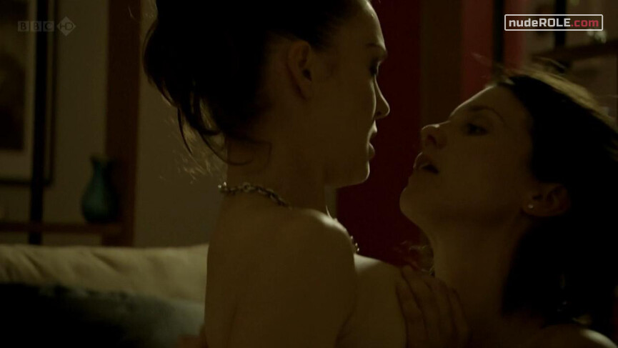 2. Lexy Price nude, Sam Murray nude – Lip Service s02e06 (2012)