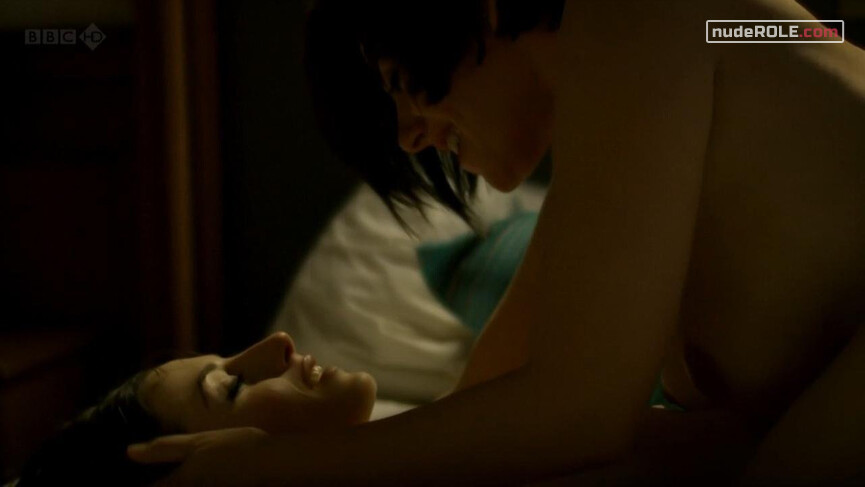 2. Sadie nude, Lauren nude – Lip Service s02e06 (2012)