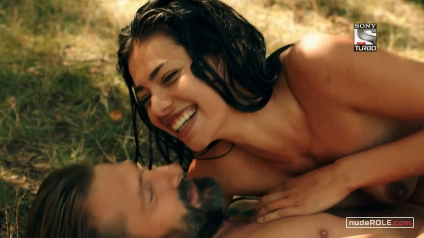 1. Cheyenne Morales nude – Station Horizon s01e04 (2015)