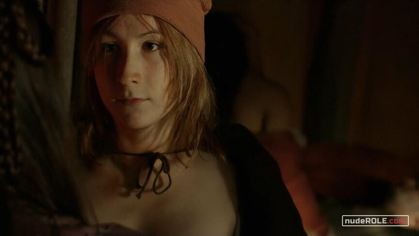3. Rousse nude – La Commanderie s01e02 (2010)