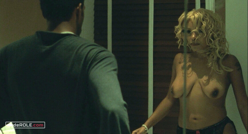 1. Evelyn nude, Rachel nude – She Hate Me (2004)