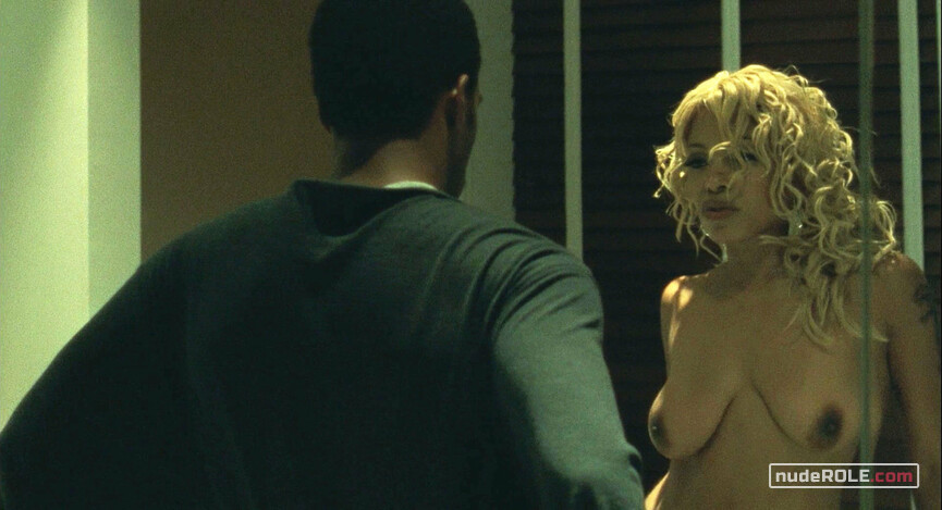 2. Evelyn nude, Rachel nude – She Hate Me (2004)