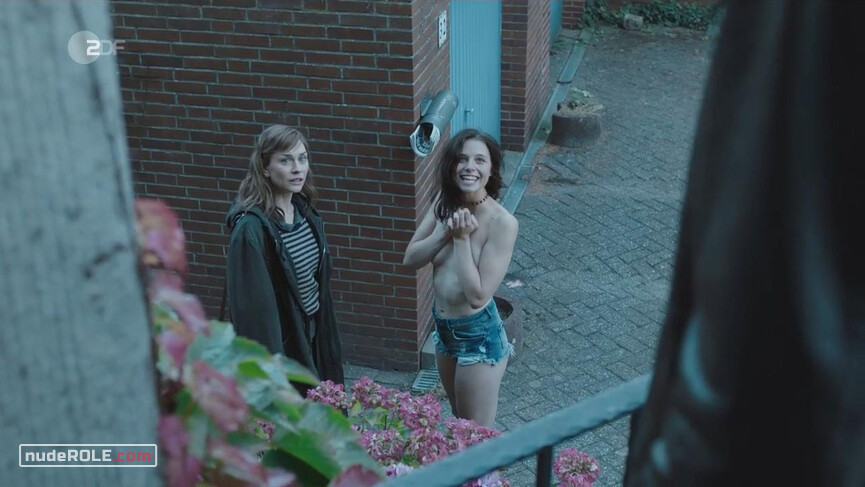 3. Sylvia Kleine nude – Ostfriesenkiller (2017)