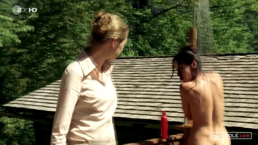 2. Miriam Maillinger nude – In den besten Familien (2012)