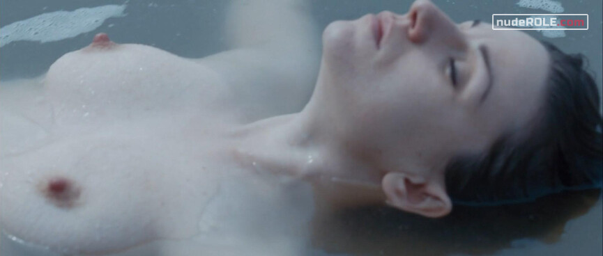 1. Elizabeth nude – Siren (2014)