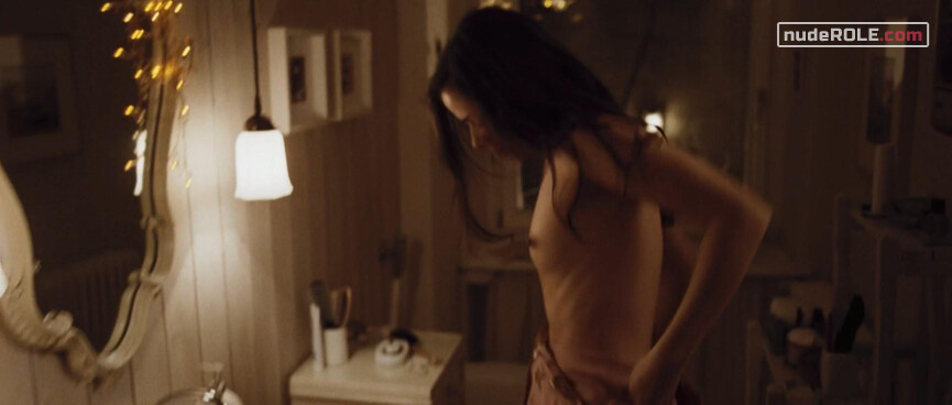 3. Anna Gotzlowski nude – Rabbit Without Ears (2007)