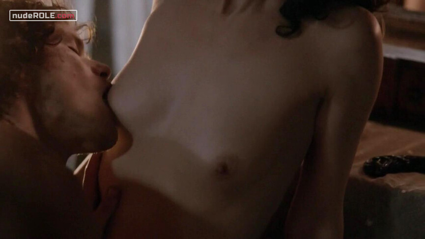 3. Claire Randall nude – Outlander s01e09 (2015)