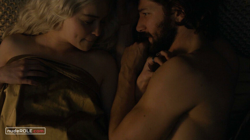 1. Daenerys Targaryen sexy – Game of Thrones s05e07 (2015)