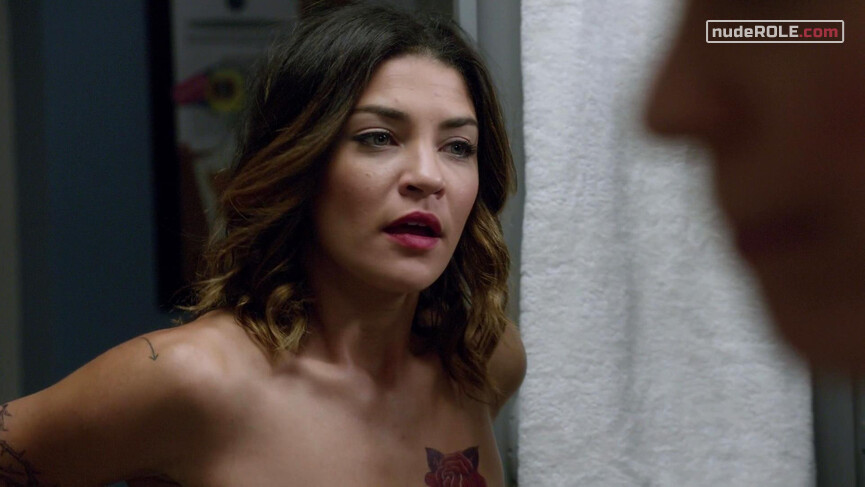 3. Gretchen Polk sexy – Complications s01e02 (2015)