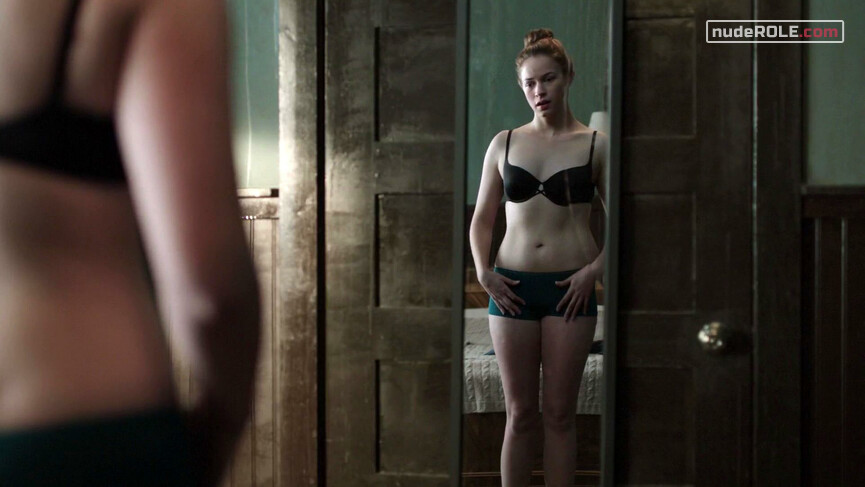 1. Vivian sexy – The Dorm (2014)