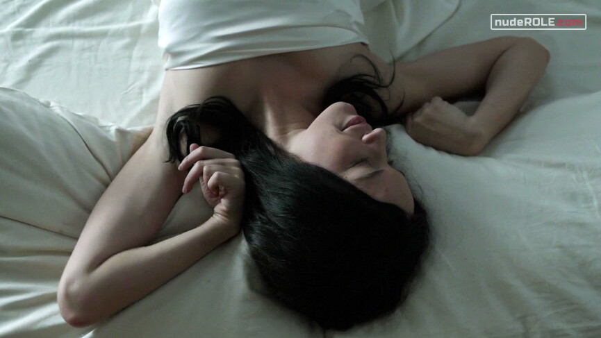 3. Vivian sexy – The Dorm (2014)