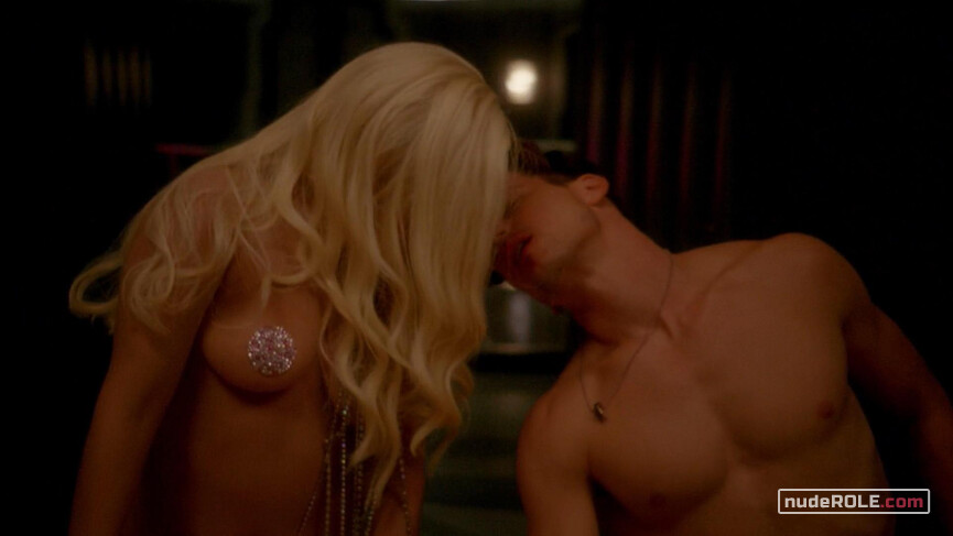 3. The Countess Elizabeth sexy, Young Woman sexy – American Horror Story s05e01 (2015)