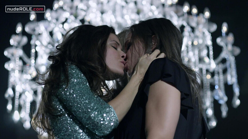 1. Molly Hartley nude, Lydia nude – The Exorcism of Molly Hartley (2015)