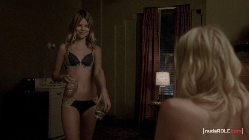 2. Agnetha nude, Vendela nude – American Horror Story s05e06 (2015)
