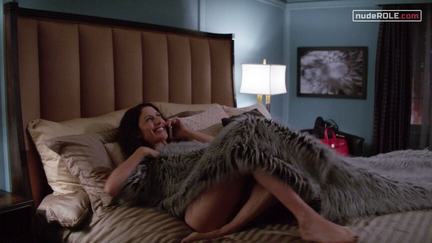 3. Abby McCarthy sexy – Girlfriends' Guide to Divorce s02e06 (2015)