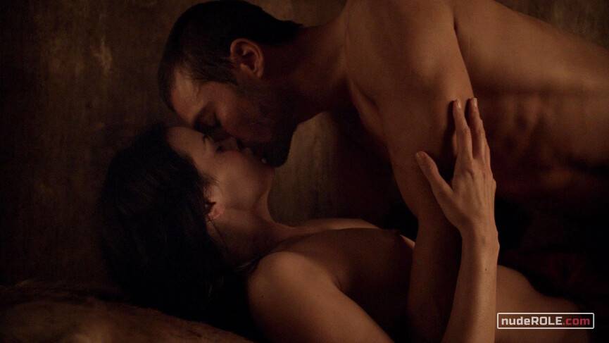 2. Mira nude – Spartacus s01e13 (2010)